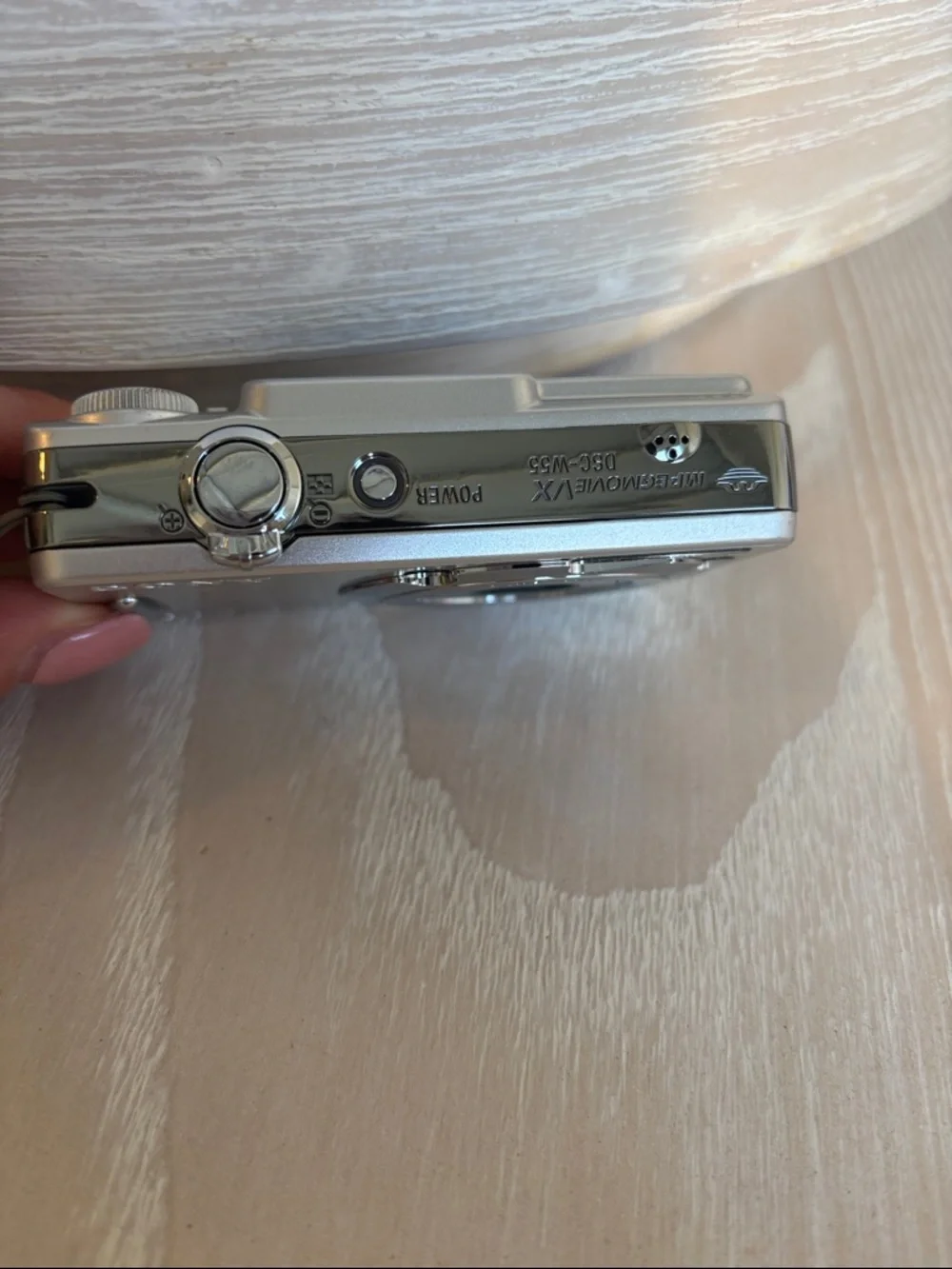 Sony Compact Point-and-Shoot Camera in Silver - Picture 5 of 14